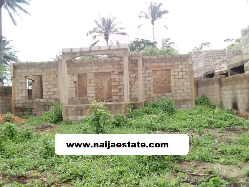 4bdrm Bungalow in Adeogun Area Ajibode, Ibadan for Sale-1