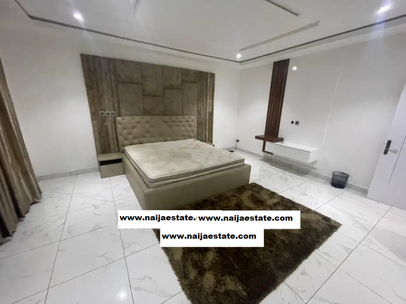 5 Bedroom Bungalow on 100ft × 100ft selling with property-5