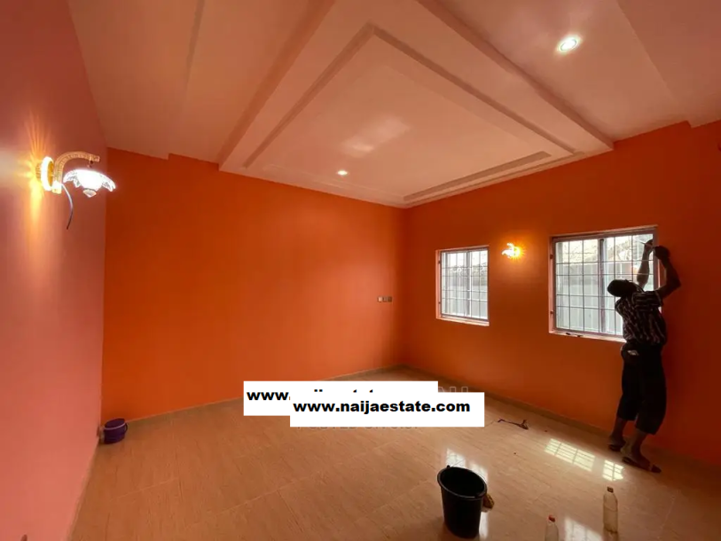 4bdrm Bungalow in Kaduna North for Sale-7