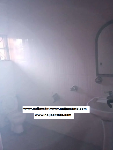 3bdrm Apartment for rent in Ibadan-3