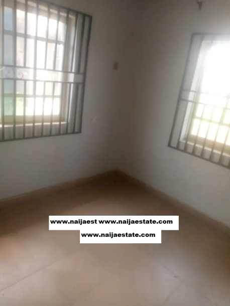 2bdrm Aparent in Akinbode Oluwo, Alakia for Rent-3