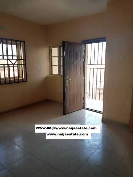 2bdrm Block of Flats in Felele, Ring Road for Rent-2