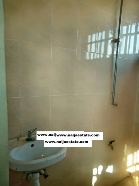 2bdrm Block of Flats in Felele, Ring Road for Rent-4