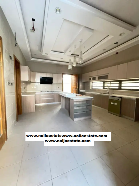 Magnificently Spaced 5 Bed Fully Detached Duplex-4