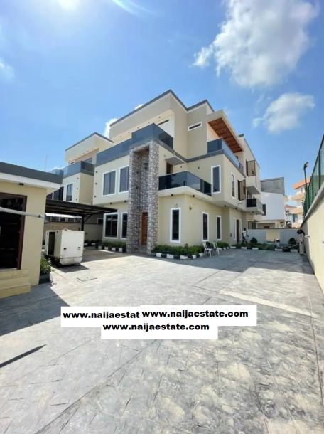 Magnificently Spaced 5 Bed Fully Detached Duplex-1
