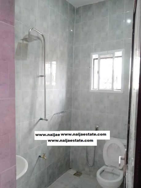 Furnished 3bdrm Apartment in Victory Estate, Ojoo-4