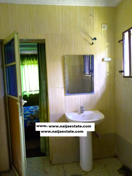Furnished 6bdrm Block of Flats in Ajoda Estate Ojoo for Sale-3