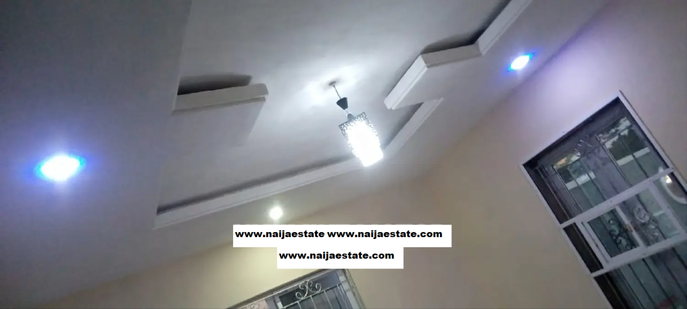 3bdrm Bungalow in Olofa Estate, Ibadan for Sale-2