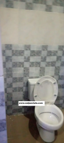 3bdrm Bungalow in Olofa Estate, Ibadan for Sale-4