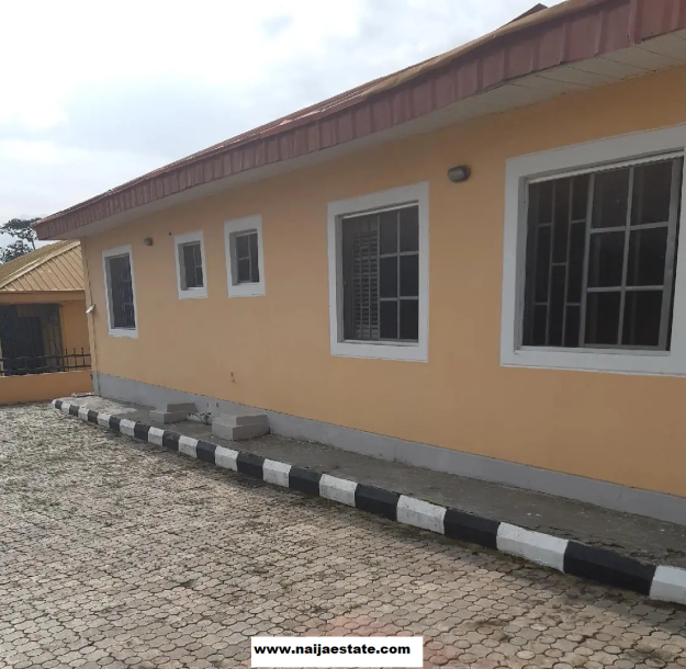 3bdrm Bungalow in Sunshine, Akure for Sale-1