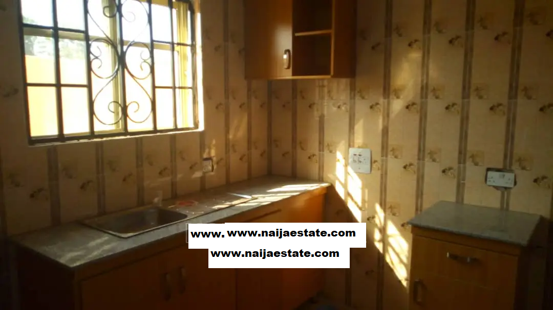 3bdrm Bungalow in Sunshine, Akure for Sale-2