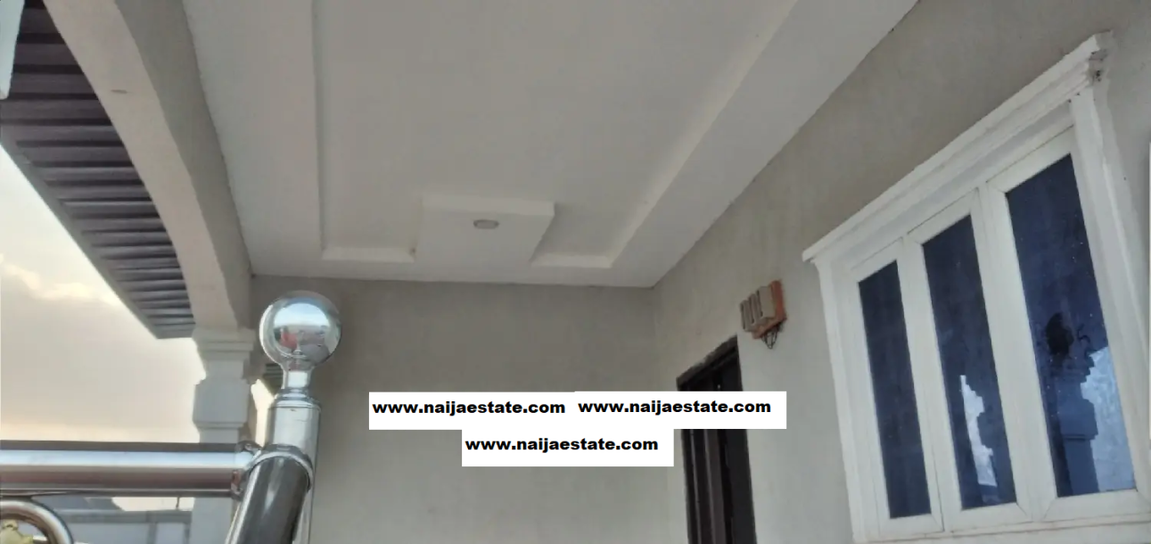 3bdrm Block of Flats in Benin City for Sale-3