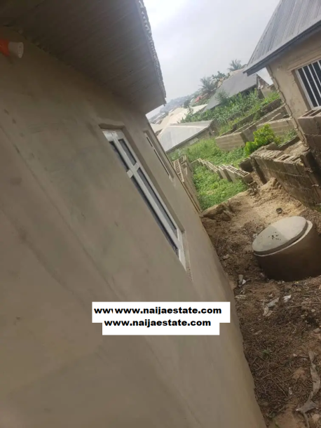 7bdrm Block of Flats in Oluwo Araba, Ibadan for Sale-2