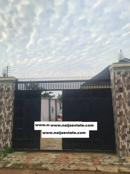 4bdrm House in Ile Tuntun, Alafara, Ologuneru for Sale-3