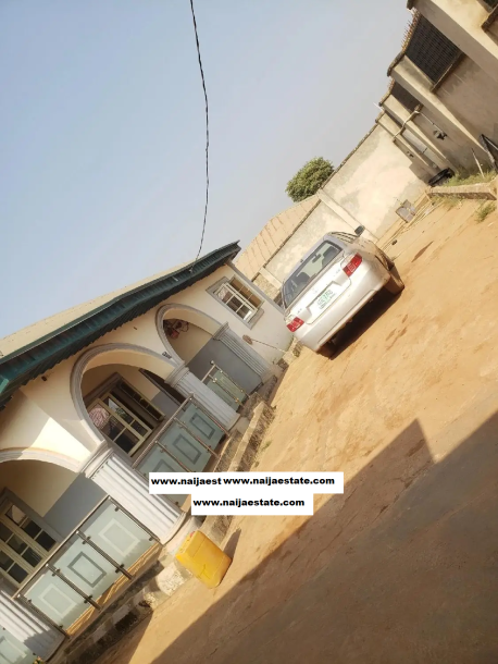 Furnished 3bdrm Block of Flats in Obada, Ibadan for Sale-2