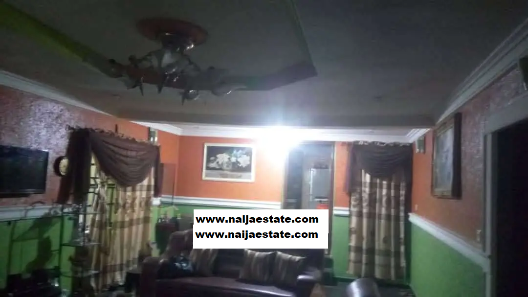 3bdrm Bungalow in Oluyole Estate, Ibadan for Sale-2