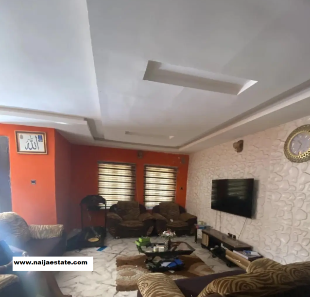 Furnished 4bdrm Bungalow in Golden Palace, Ibadan for Sale-1
