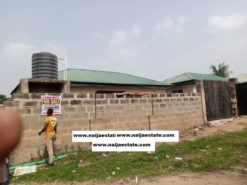 3bdrm Block of Flats in Moniya for Sale-1