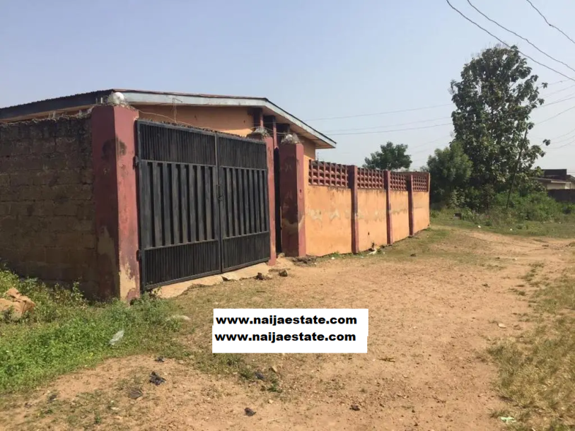 Furnished 7bdrm Bungalow in Adko, Ibadan for Sale-1