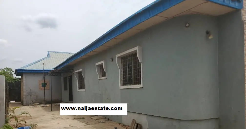 4bdrm Bungalow in Oluyole Estate for Sale-2