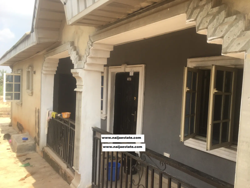 Furnished 3bdrm Block of Flats in Ataba, Ibadan for Sale-3
