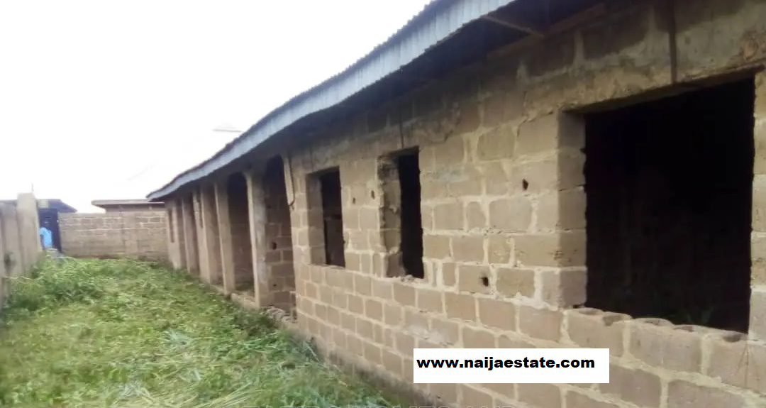 6bdrm Bungalow in Ileero, Akala Express for Sale-3