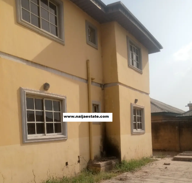 Furnished 4bdrm Duplex in Behind Jokodolu, Ogbomosho North for Sale-3