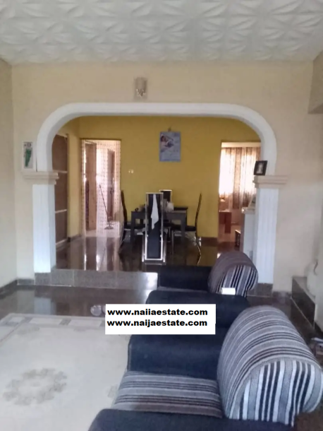 3bdrm Duplex in Akuru, Oluyole for Sale-1