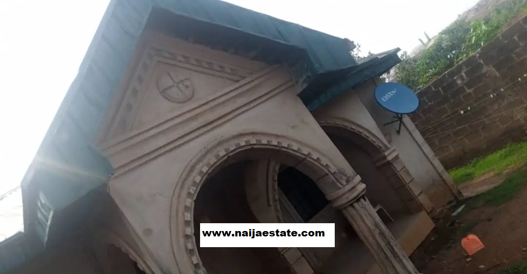 3bdrm Bungalow in Ibadan for Sale-1