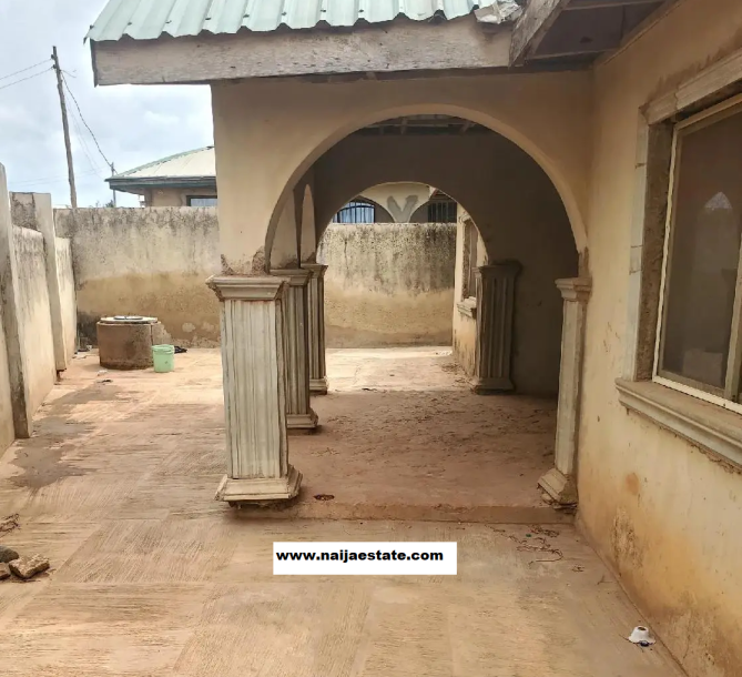 3bdrm House in Apete, Ibadan for Sale-3