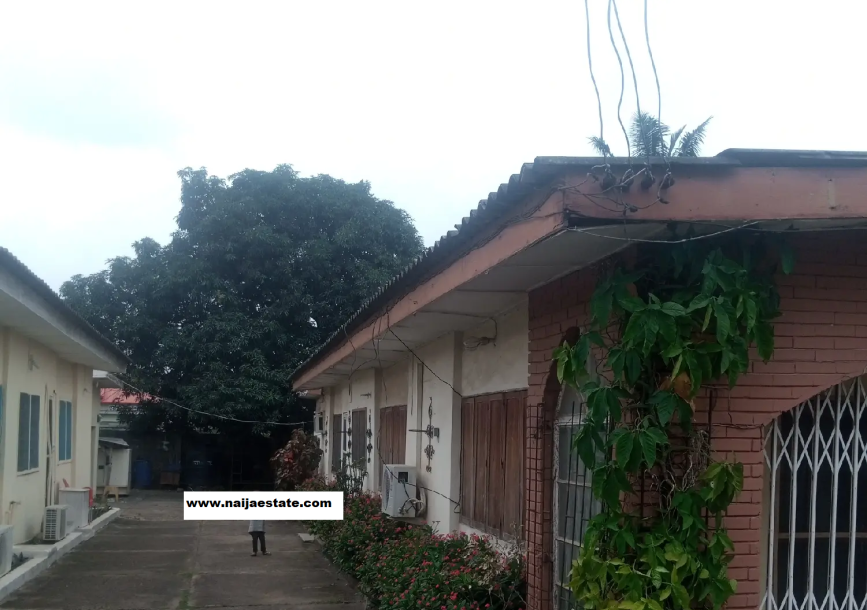 4bdrm Bungalow in Osoba Estate, Ibadan for Sale-3