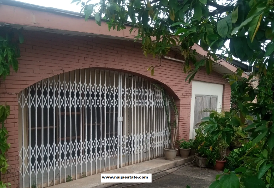 4bdrm Bungalow in Osoba Estate, Ibadan for Sale-2
