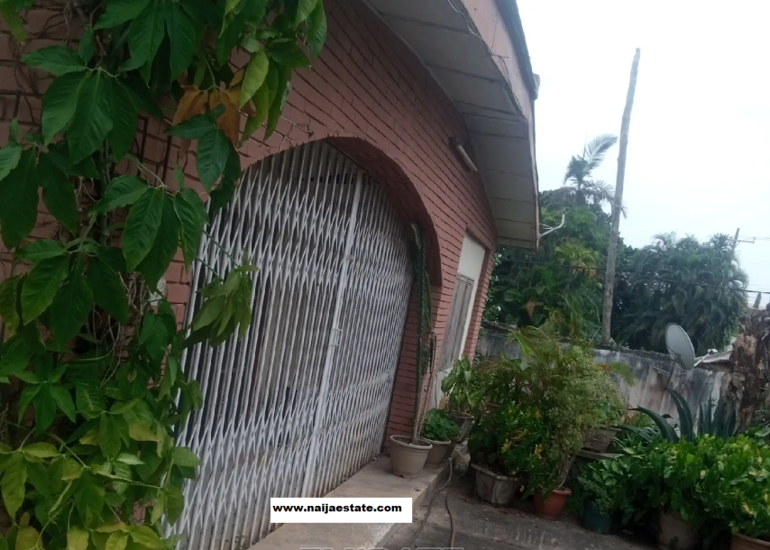 4bdrm Bungalow in Osoba Estate, Ibadan for Sale-1
