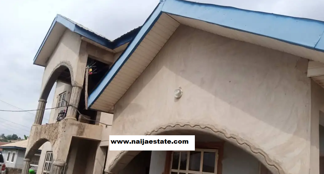 4bdrm Duplex in Ologuneru for Sale-2