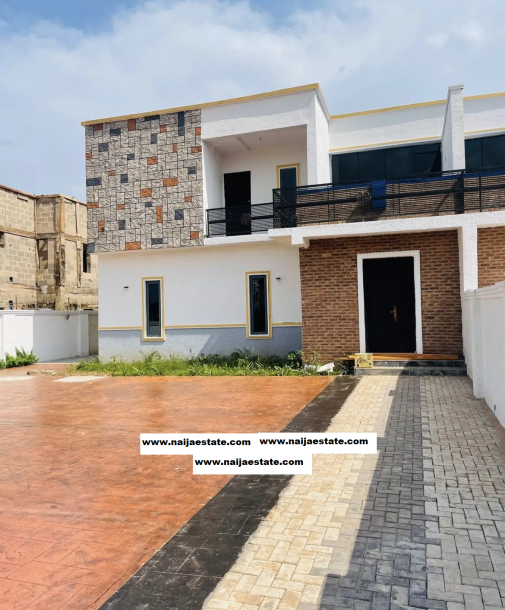 5bdrm Duplex in Centinary, Enugu for Sale-1