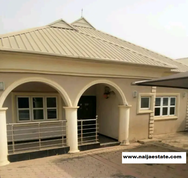Furnished 3bdrm Bungalow in Halleluyah Estate-1