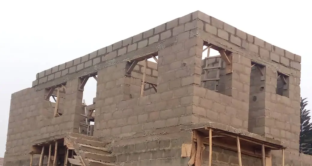 10bdrm House in Agbowo for Sale-2