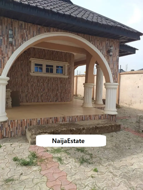 3bdrm Bungalow in Ifedayo Estate, Oluwo for Sale-4
